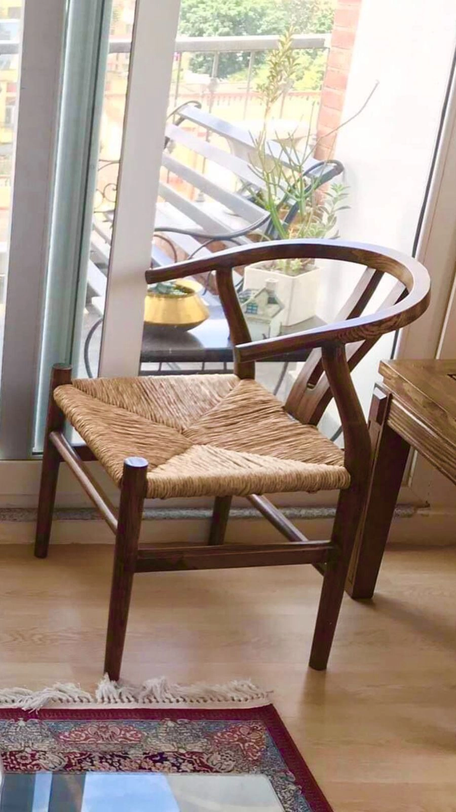 https://s3.vistaartrade.com/vistaartrade/media/products/2022/10/16/wooden_chair.webp