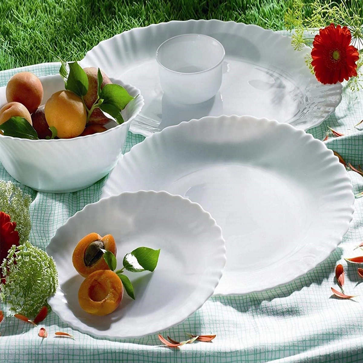 Luminarc-P4468-FESTON DESSERT PLATE 19CM (7.5 INCH)	/   27CM (10.5 INCH) 	 																