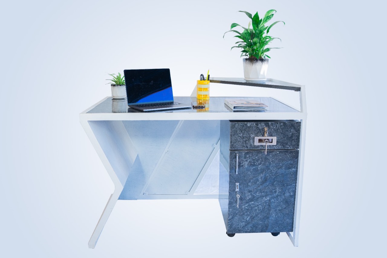 Rectangular Modern Particle Board Office Tables