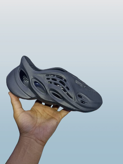 Foam Runner Mineral black  Silppers