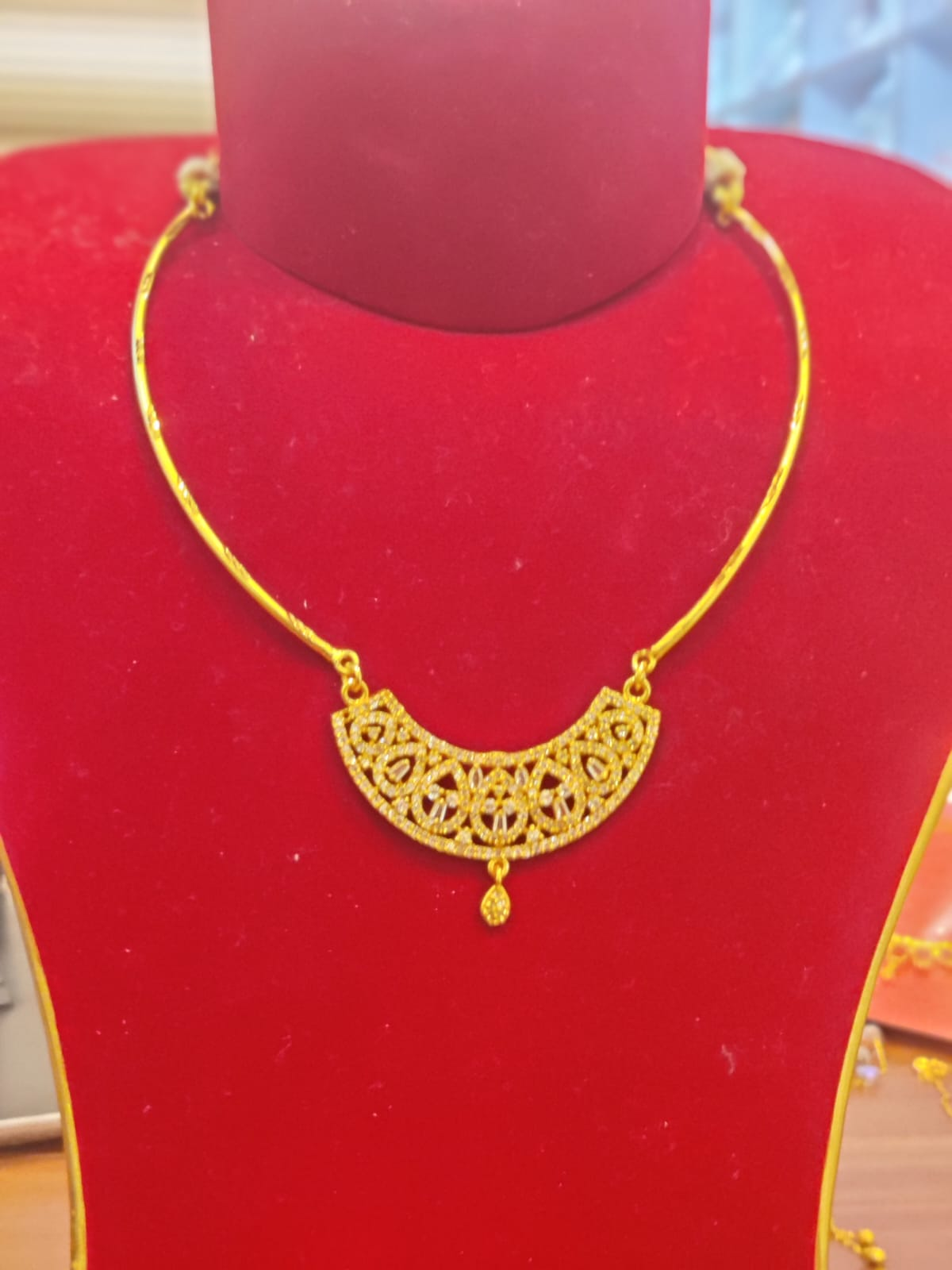 Fashionable Gold Plated Necklace  For Women's