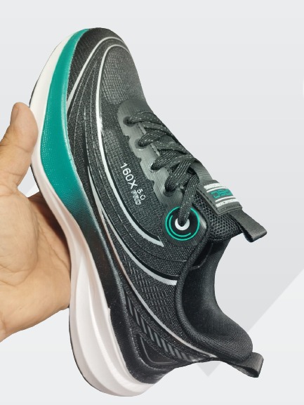 New Fashionable Casual Swivel Buckle Running Shoes