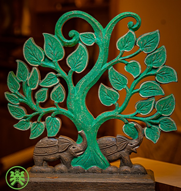 Handmade Wooden Home Decoratives Tree Statues