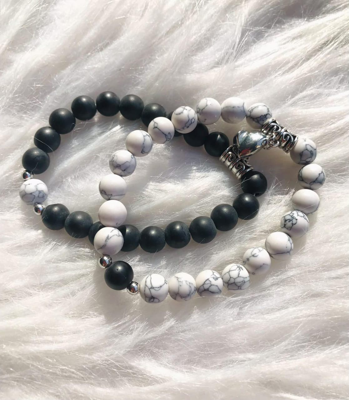 Black and White Fashionable Round Beads Bracelets