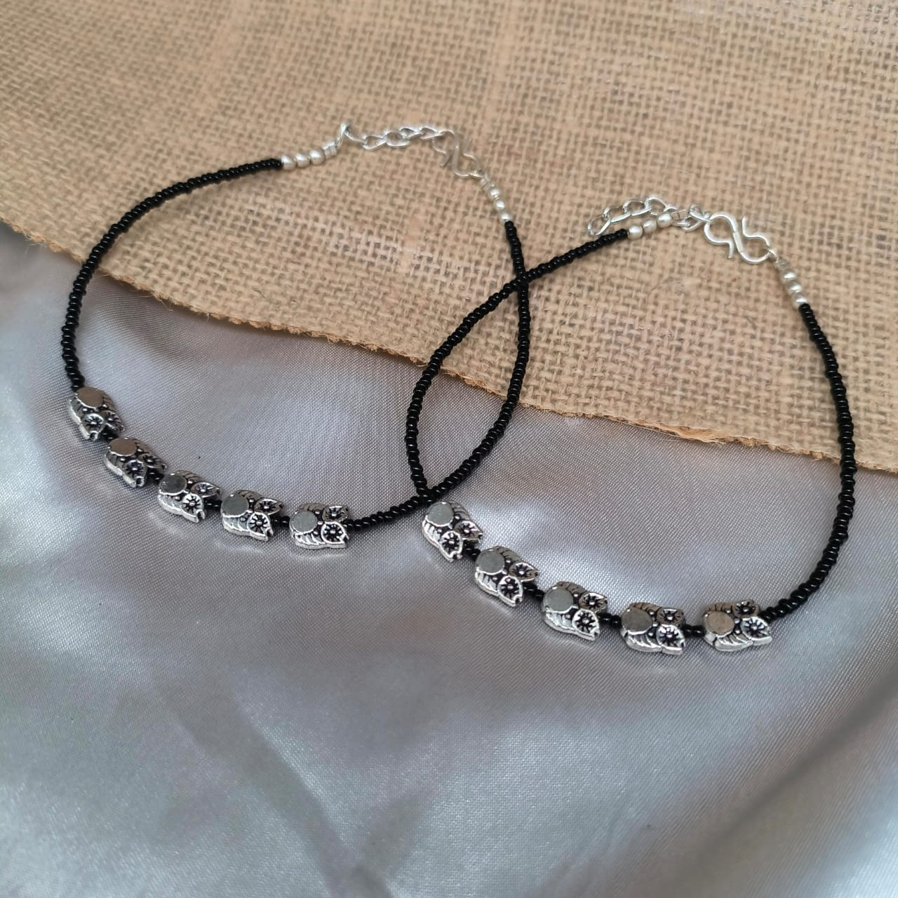 Elegant Flower BlackBead Anklet