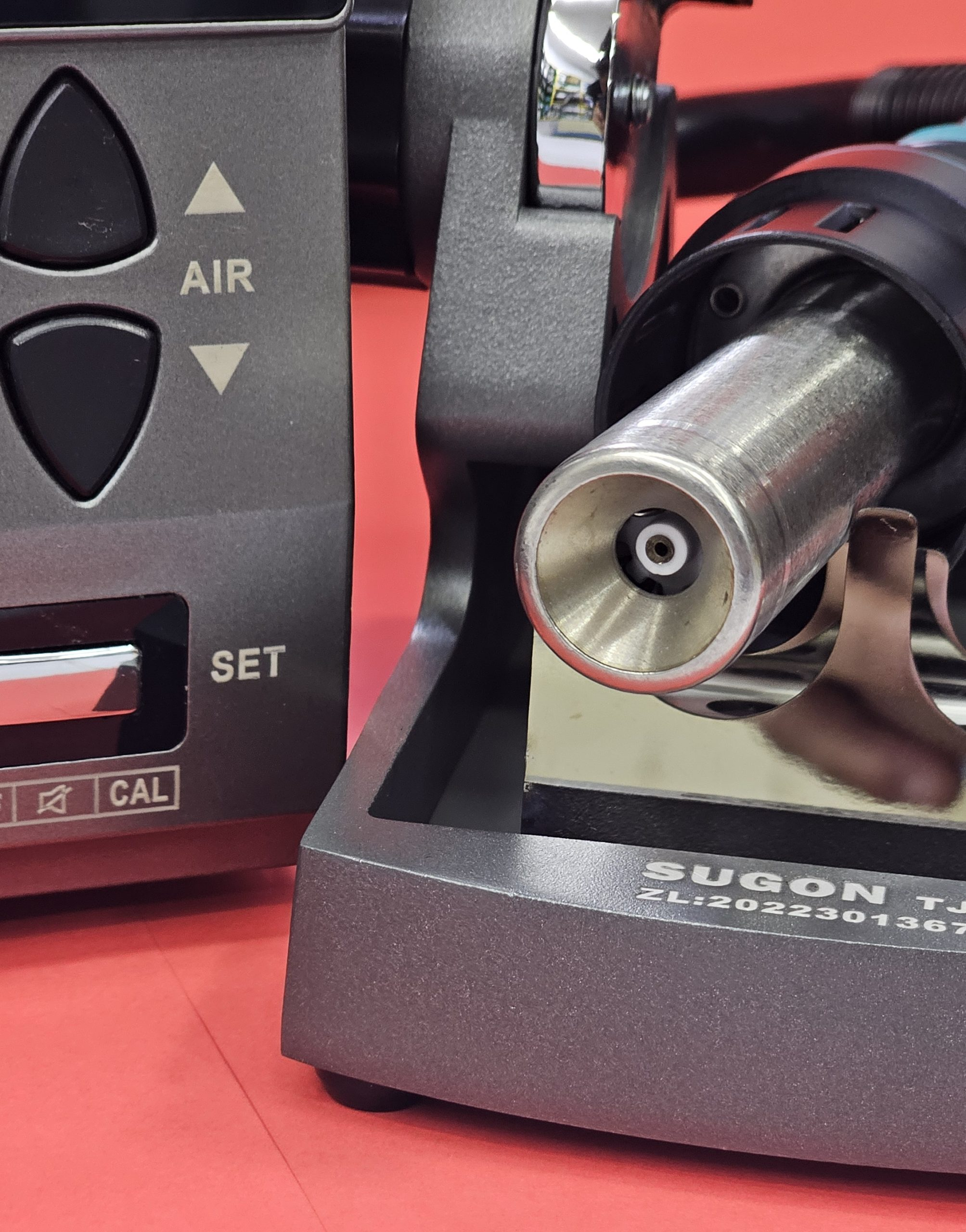 SUGON 8630 PRO Intelligent SMD Hot Gun: Precision Tool for Quality Repair Work