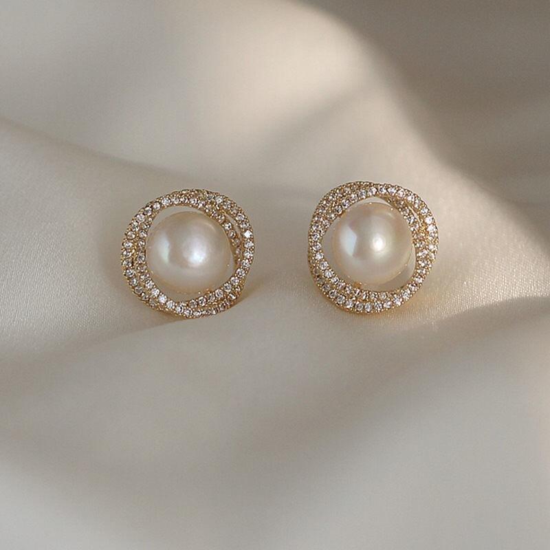 Round Pearl Earings
