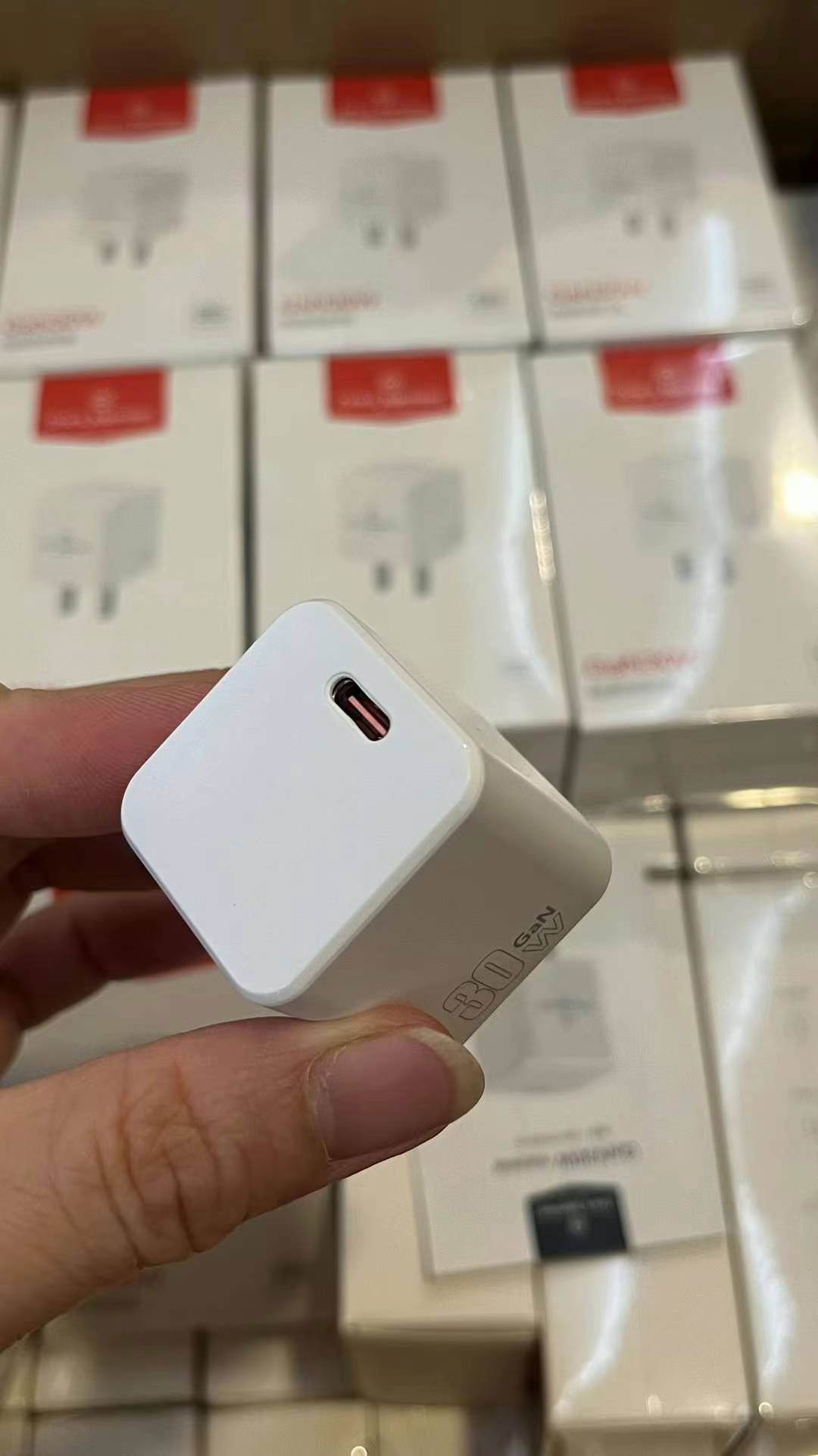 One's member 30w gan pd charger